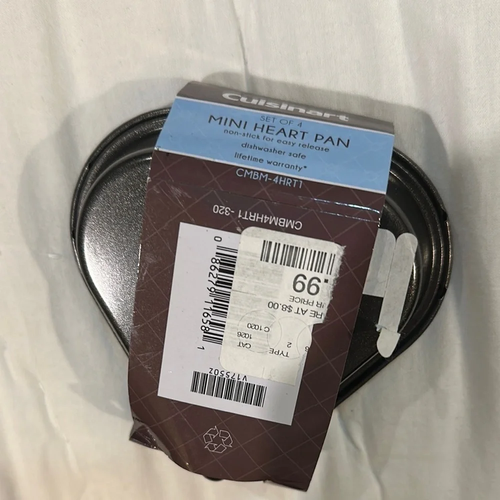Cuisinart Heart-Shaped Bakeware in Silver